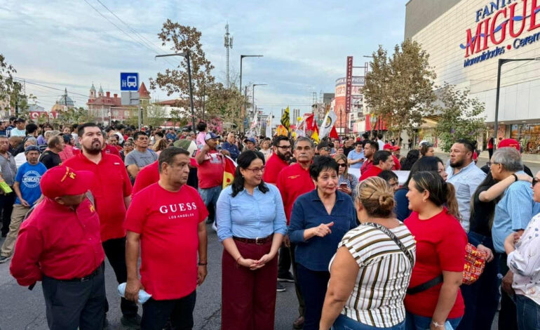 Marchan para recordar 50 años de la matanza de posesionarios