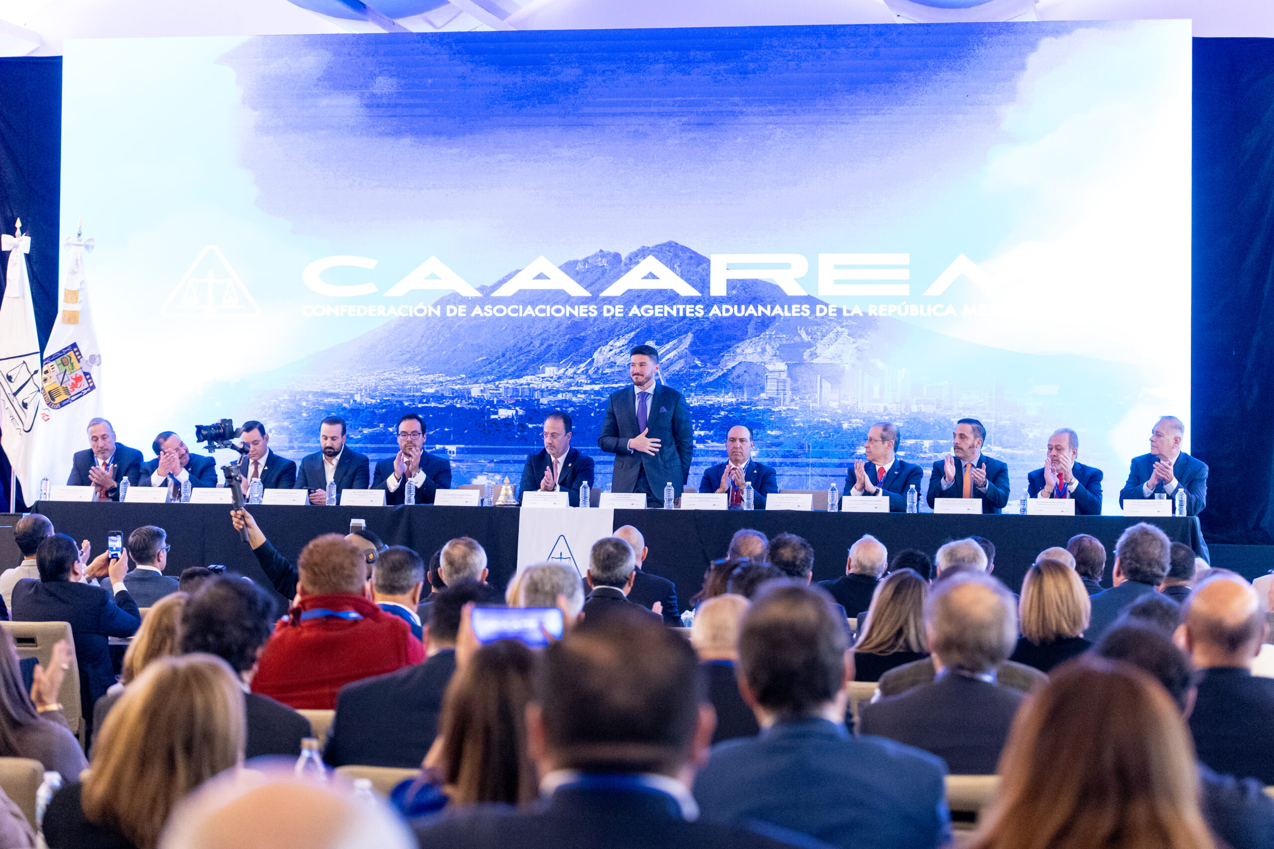 En NL el Comercio Exterior se multiplica; Gobernador a Agentes Aduanales