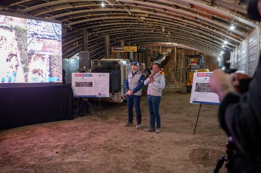 Supervisa Adrián obras del mega complejo vial Huajuco