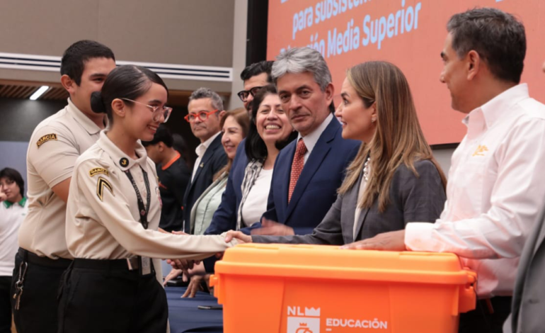 Entregan Educación de NL y PrepaTEC kits de robótica a 210 estudiantes y 42 docentes