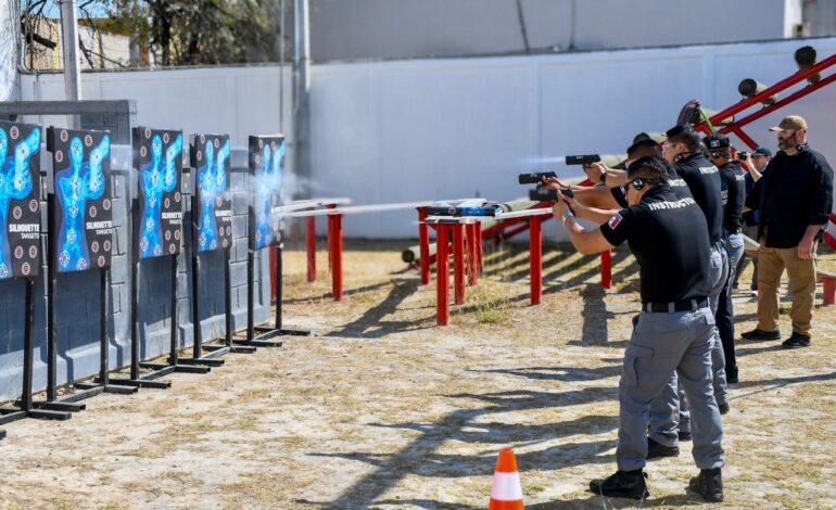 Capacitan a policías de Monterrey en el uso de armas no letales