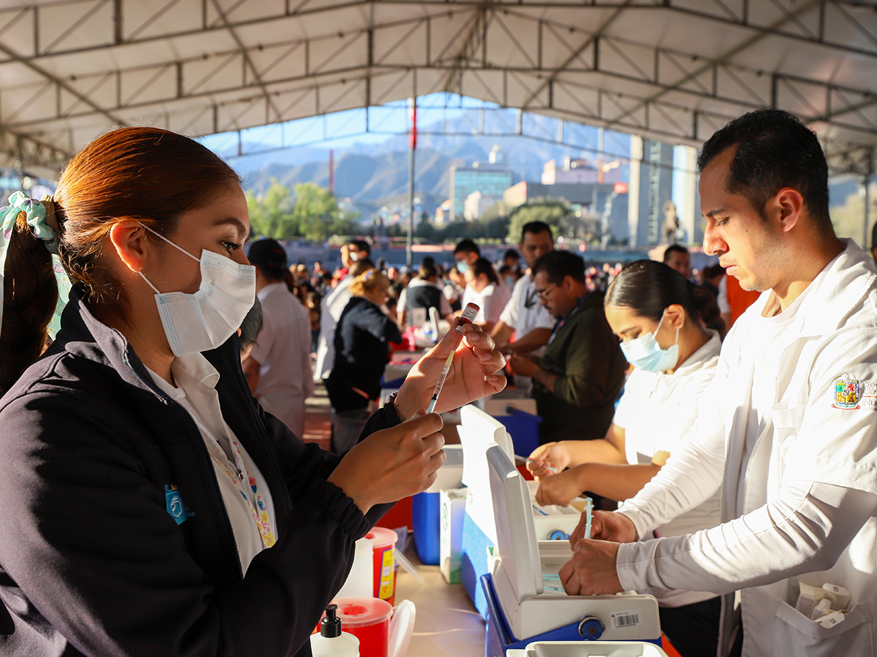 Aplica Salud NL más de 30 mil vacunas contra el Sarampión en la Macrobrigada