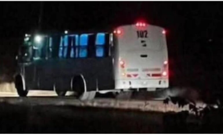 Chofer y pasajeros desaparecen en tramo de San Luis Potosí