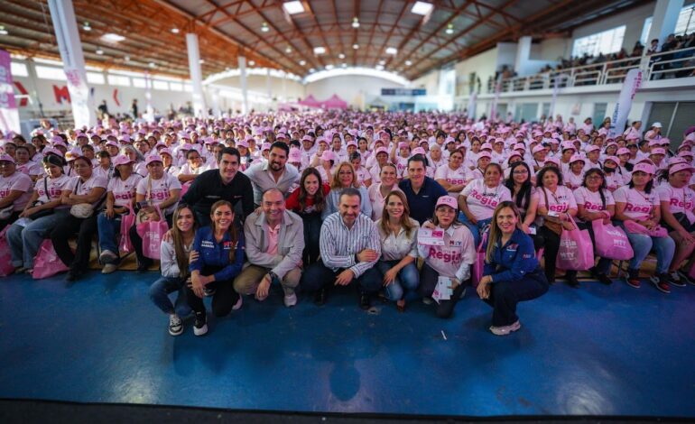 Beneficia Monterrey a mil 500 mujeres con Tarjeta Regia Plus en primera entrega del año
