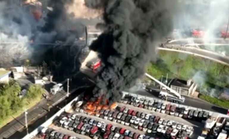 Pipa de gas vuelca y explota; reportan al menos cuatro muertos y varios heridos en Chile