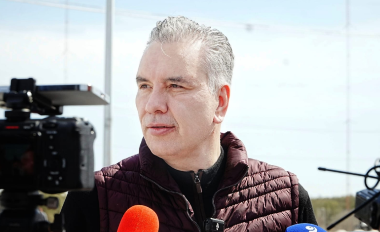 Pagamos más por menos agua: Waldo Fernández denuncia crisis financiera y operativa en AyD