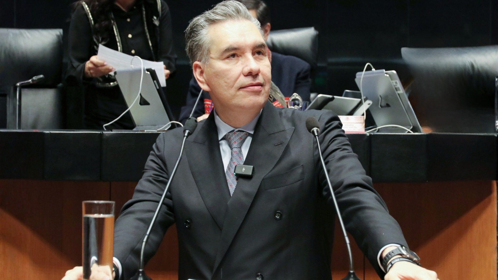 Waldo Fernández cuestiona sustento financiero para programas sociales en Nuevo León