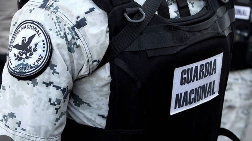 Hediondos secuestran a dos de la Guardia Nacional que les incautaron huachicol; dejan sin vida a uno