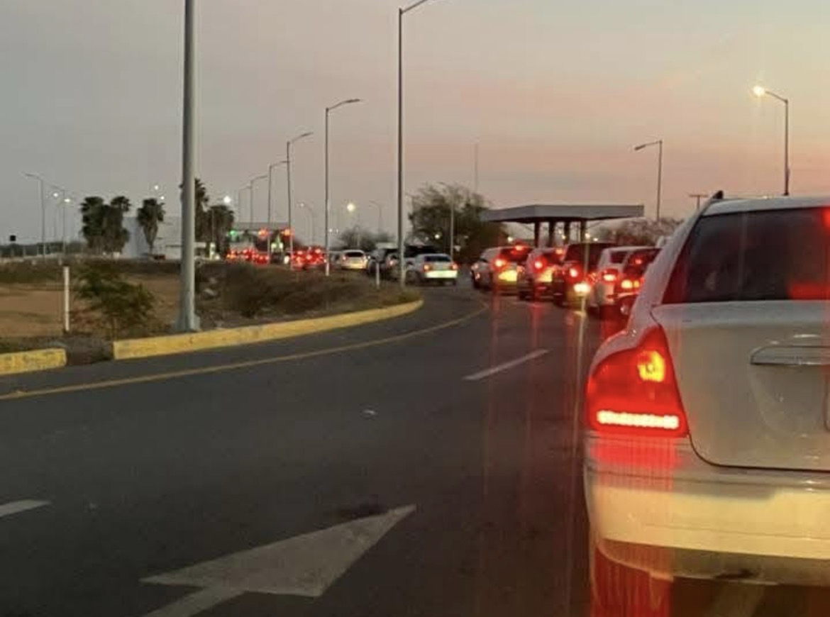 Regios saturan los puentes; Anzaldúas es un estacionamiento