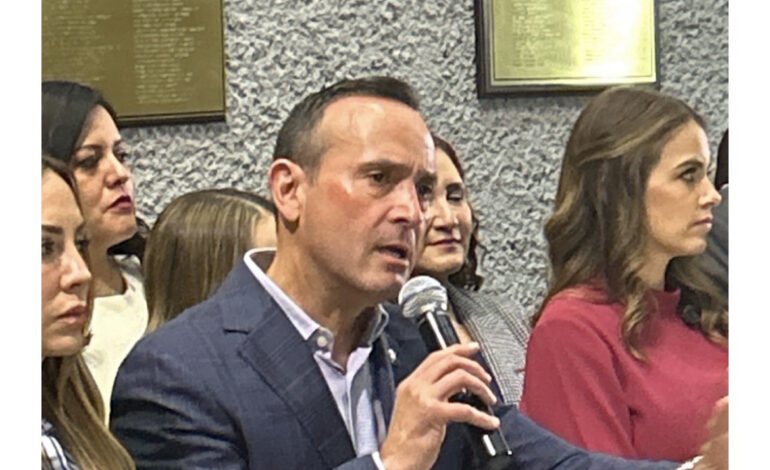 «Venga más seguido», pide Carlos de la Fuente a Luisa María Alcalde