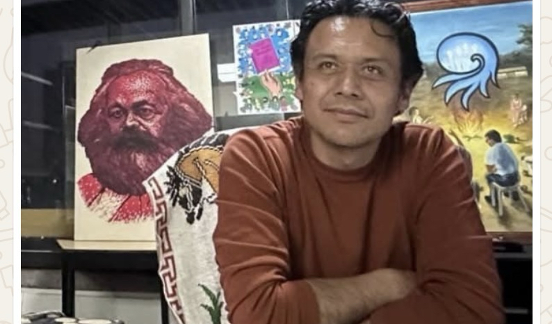 Tras 4 días atrincherado, Marx Arriaga deja su oficina en la SEP