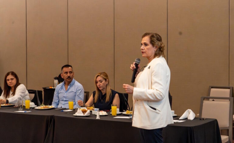 Tratan delegados federales  los avances del IMSS en su encuentro mensual