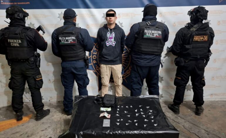 Cae Ronaldinho con 30 dosis de coca en Guadalupe