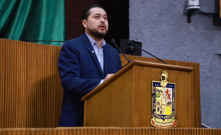 Exhibe Miguel Lechuga ineficiencia de la CFE y Agua y Drenaje