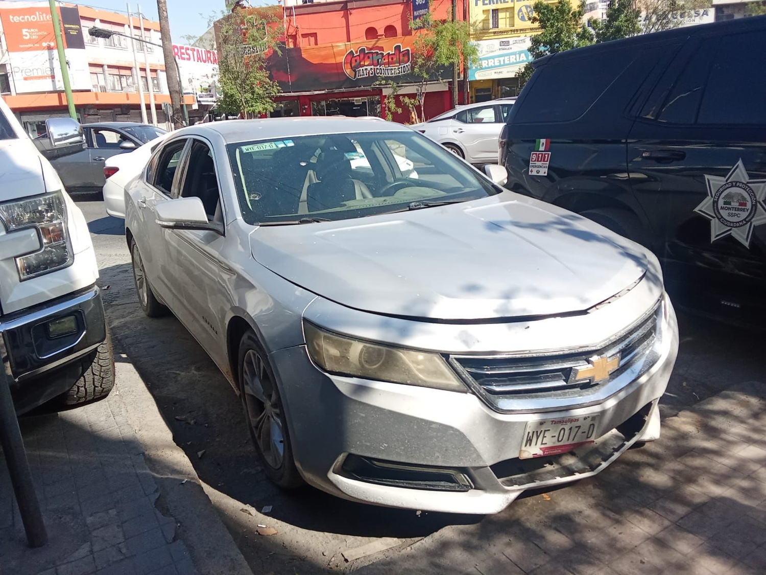 Tres meses después de ser robado, Policía de Monterrey recupera auto y detienen al conductor