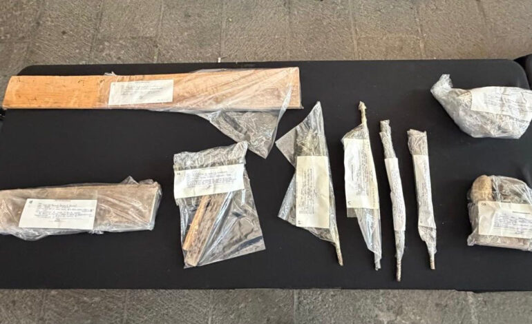 Retira Fuerza Civil palos, piedras y varillas en el marco de la marcha del 8M