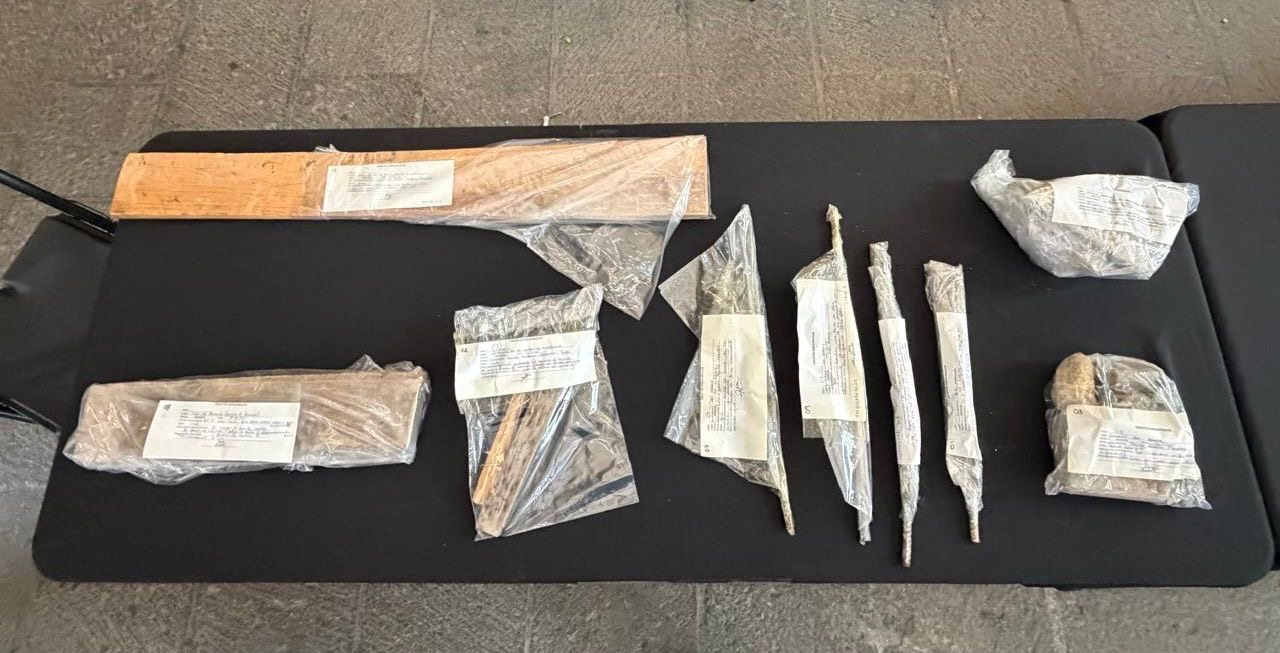 Retira Fuerza Civil palos, piedras y varillas en el marco de la marcha del 8M