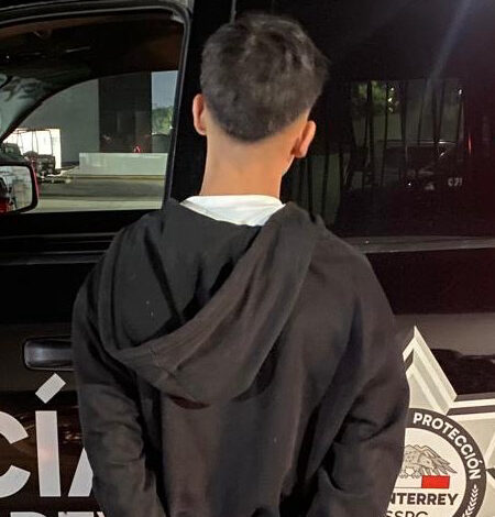 Chamacos jijos… todavía no saben limpiarse el trasero y andan armados y con droga