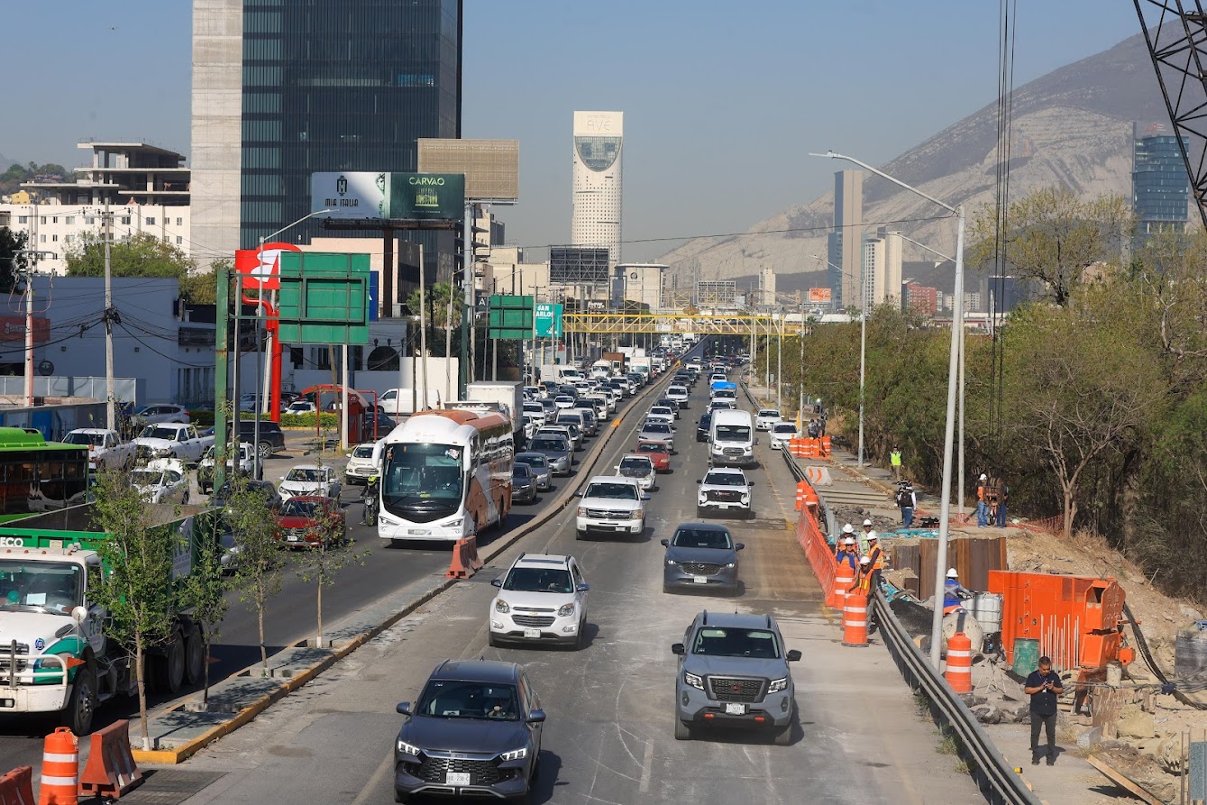 Reabre Monterrey carril exprés de Morones Prieto afectado por una obra Estatal