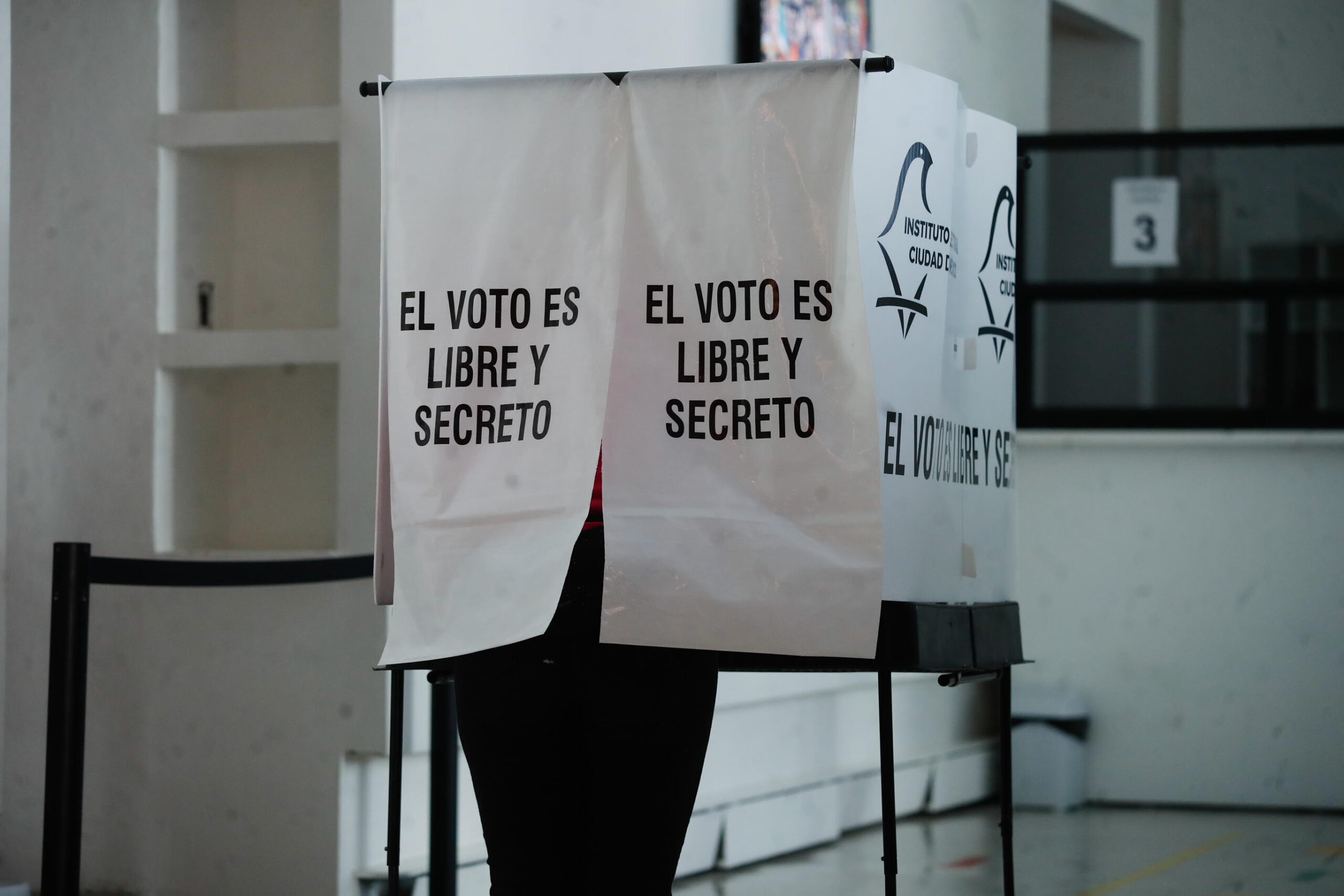 México es “una autocracia electoral”, advierte el diagnóstico del Instituto sueco V-Dem