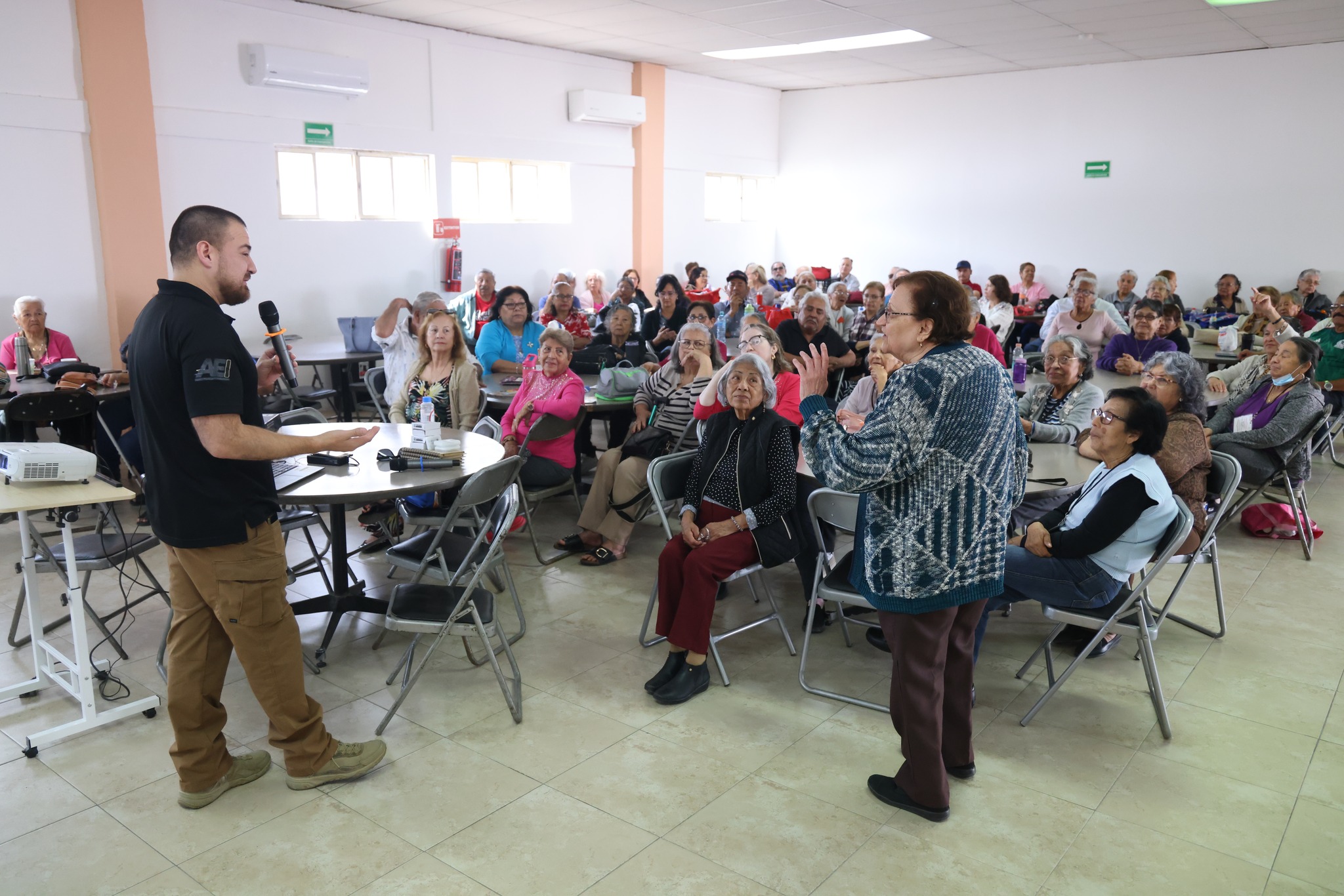 Ofrece Fiscalía NL información sobre extorsión a Adultos Mayores