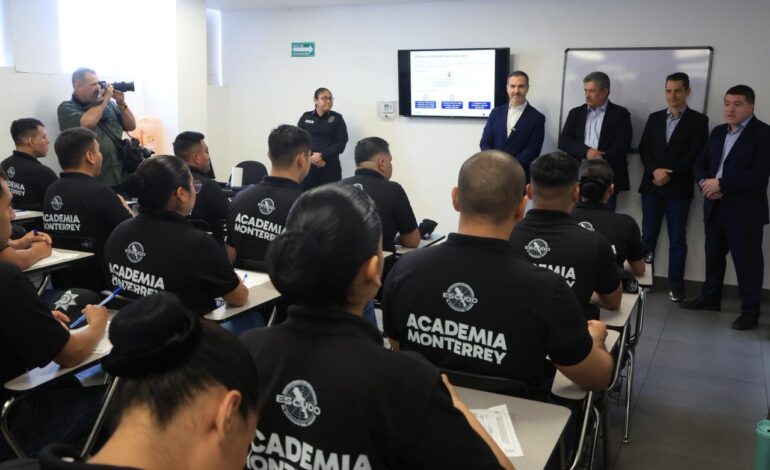 Capacitan a policías de Monterrey en defensa de ataques con drones