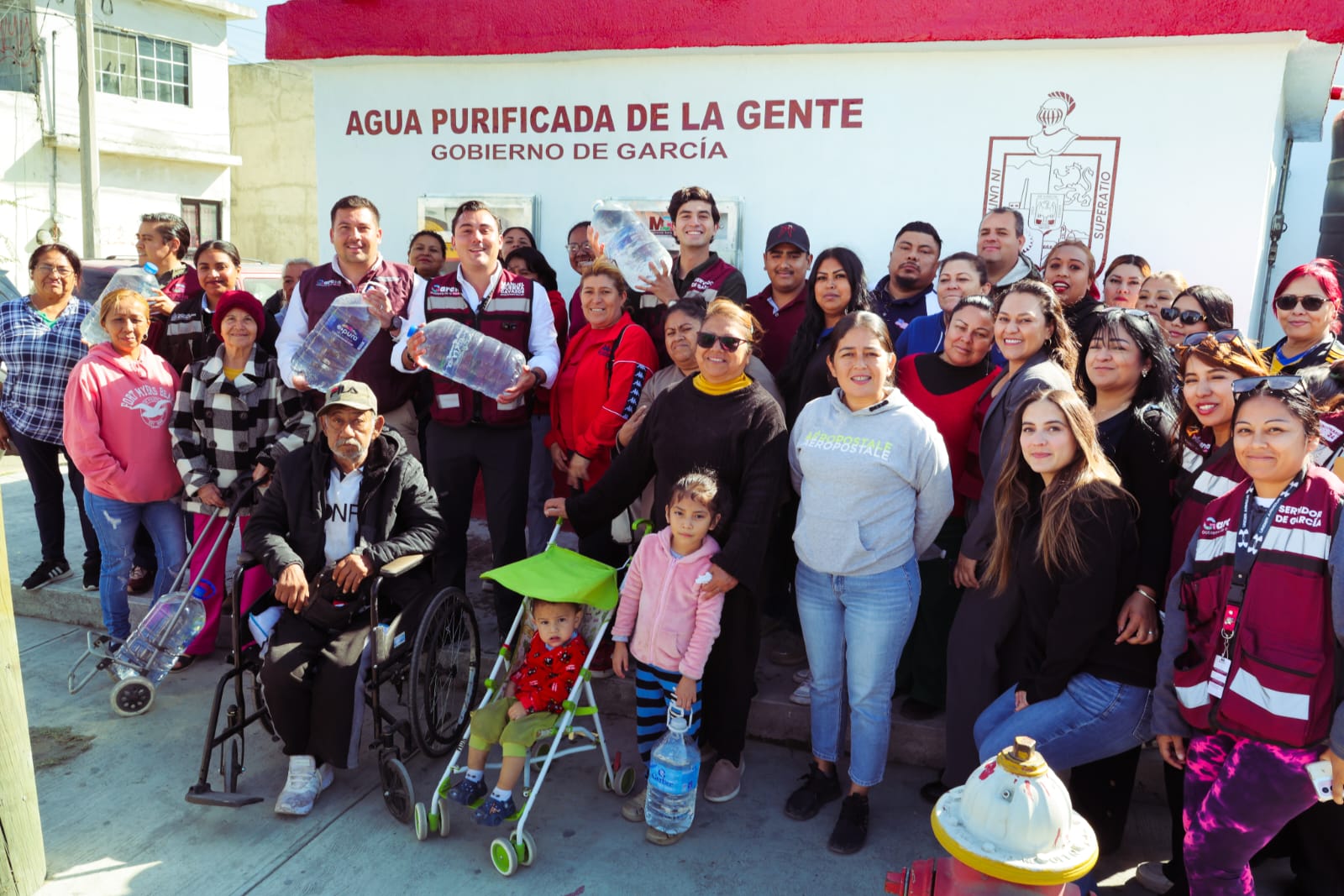 Instala García primer despachador  municipal de agua purificada gratuita