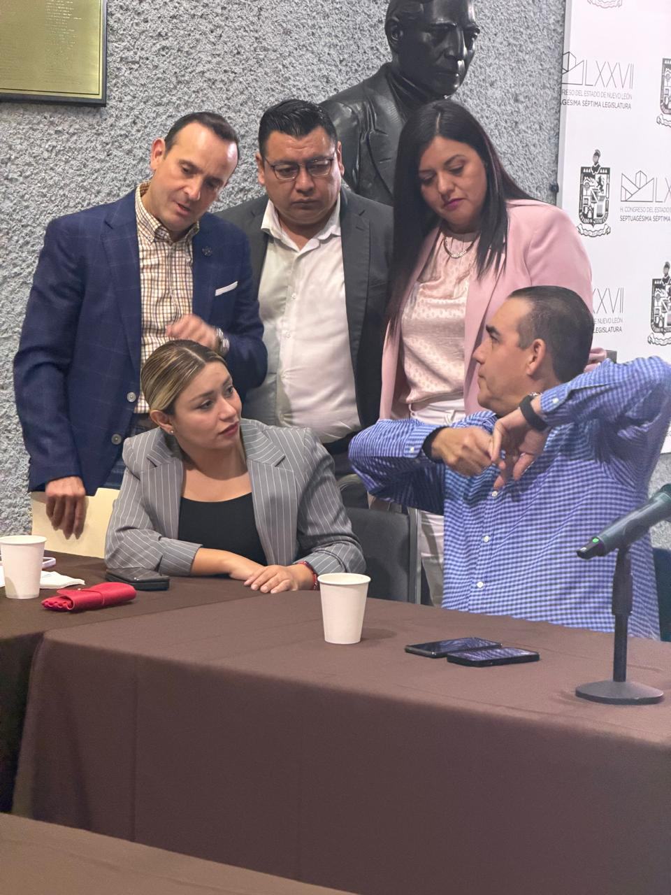 GRILLA AL MOMENTO: El presupuesto «planchado» se arruga; MORENA parece echarse atrás