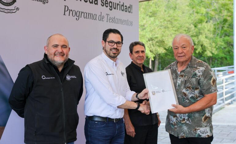 Beneficia David de la Peña a 90 familias con testamentos a bajo costo