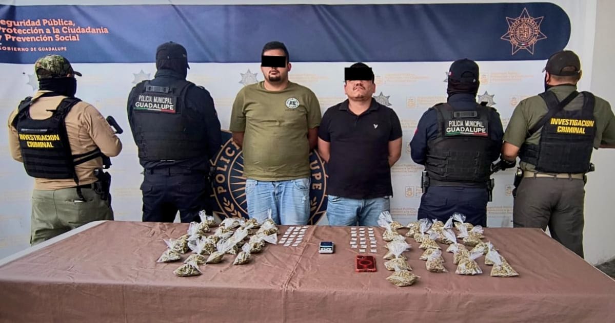 Caen dos relacionados con ejecución en Guadalupe; les hallan 90 dosis de drogas