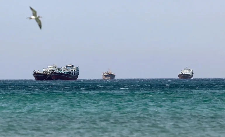 Cierra Irán el estrecho de Ormuz y amenaza con atacar centros económicos de Medio Oriente