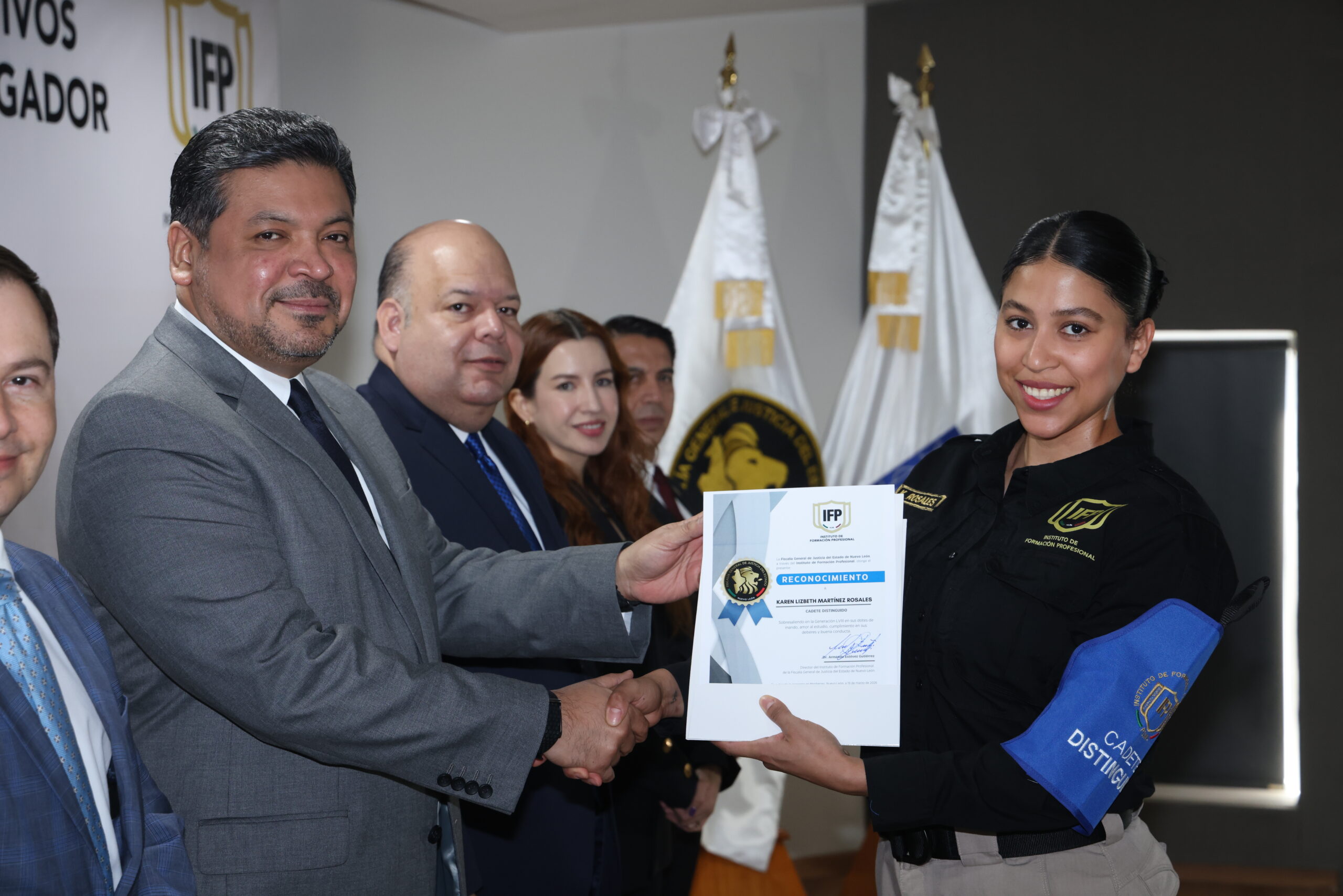 Se integran nuevos agentes ministeriales a la AEI tras concluir su formación