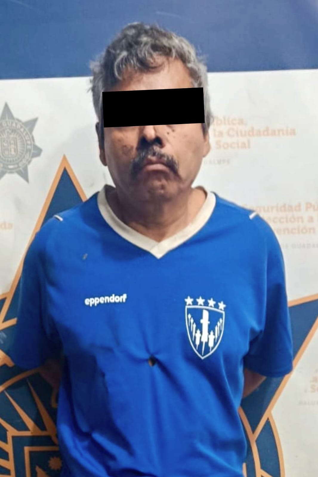 Rocía con combustible a su hermano y le prende fuego e incendia la casa