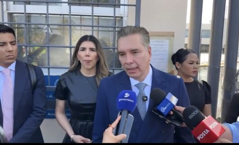 Waldo dice que actuó contra Karina por el dolor que le causó a sus hijas