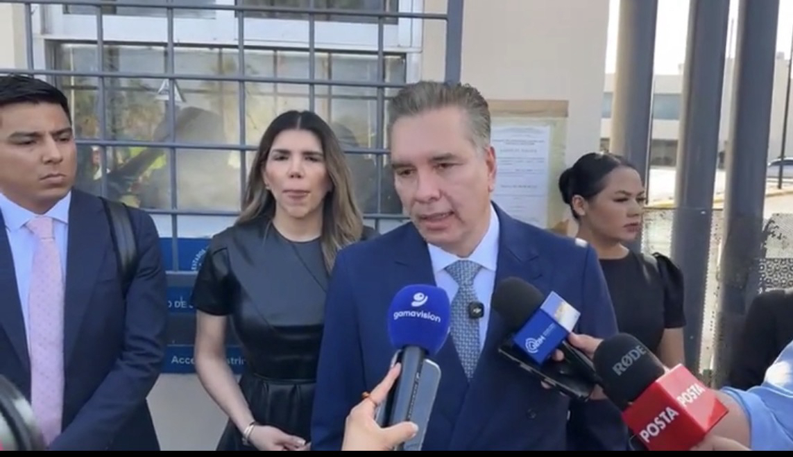 Waldo dice que actuó contra Karina por el dolor que le causó a sus hijas