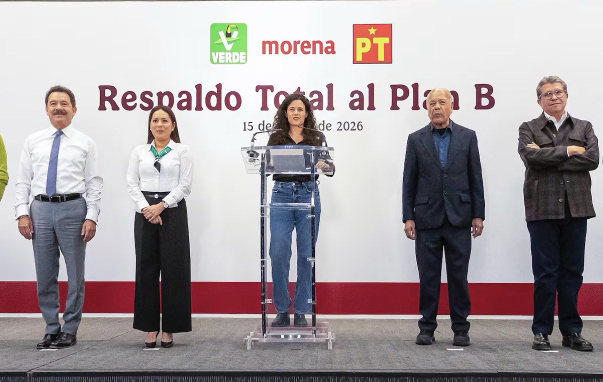 A la hora de la unidad, el mensaje de Monreal: Brazos cruzados