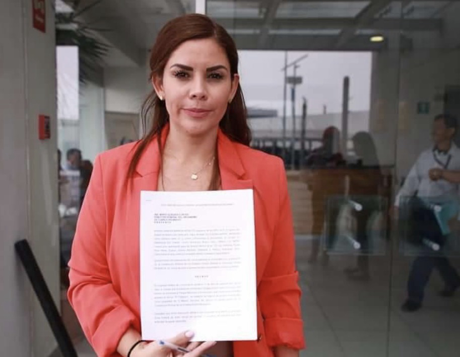 Ordenan libertad de Karina Barrón, a cambio de 3 millones de pesos y disculpa pública