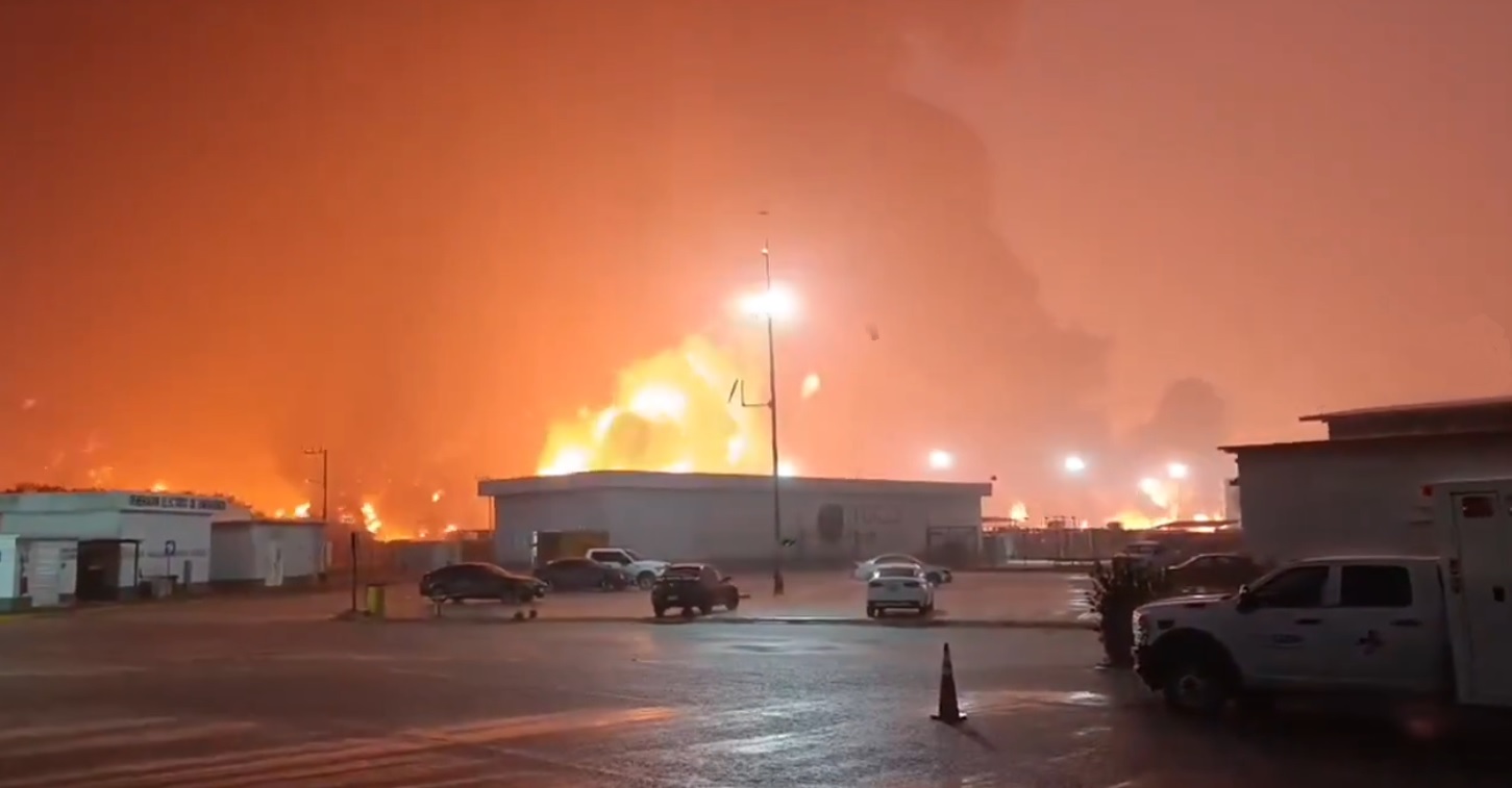 Al menos cuatro muertos en incendio ocurrido en la Refinería de Dos Bocas