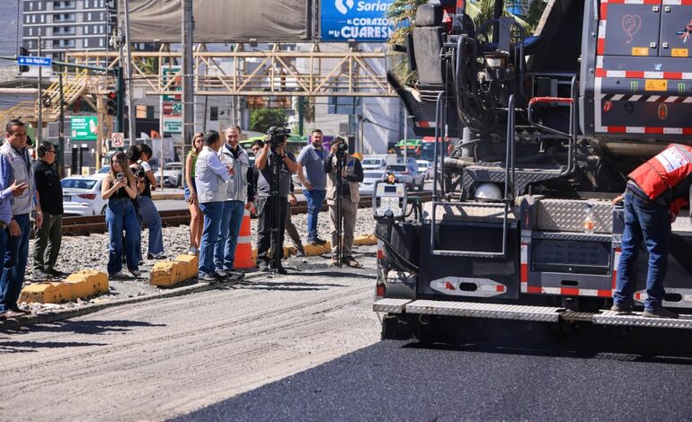 Inician trabajos del programa “Vialidades Regias 2026”