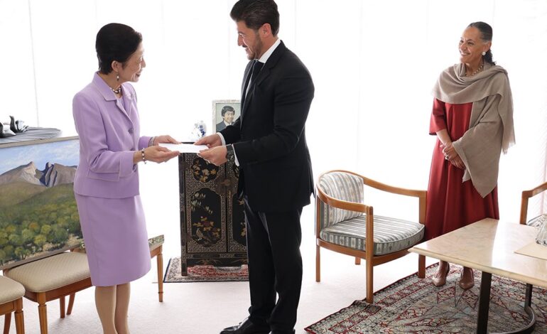 Recibe la Princesa de Japón Hisako de Takamado a Samuel García