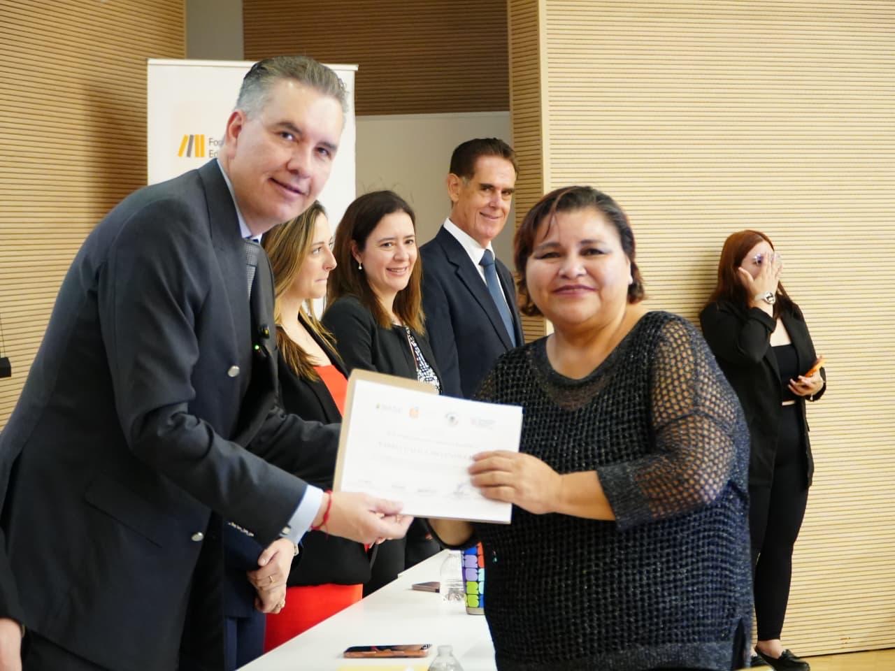 Mujeres emprendedoras de Nuevo León fortalecen el desarrollo: Waldo Fernández