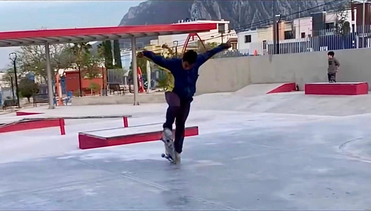 Disfrutan del SkatePark en Residencial El Castillo