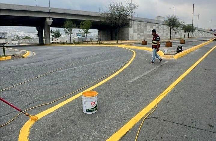 Refuerzan señalética en los bajos del megapuente