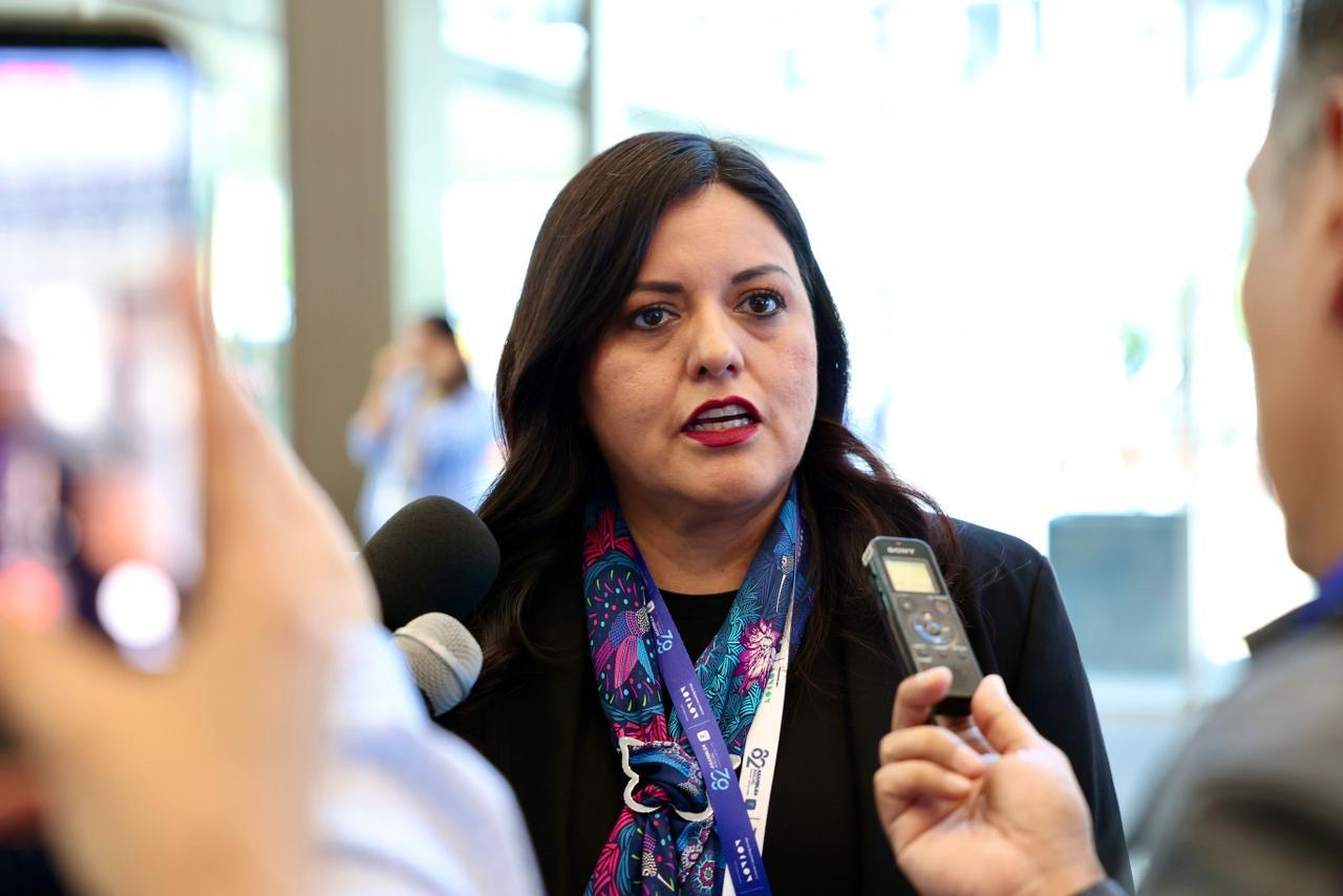 Samuel intenta pasar otra vez sobre la Constitución en el nombramiento del Tesorero: Itzel Castillo