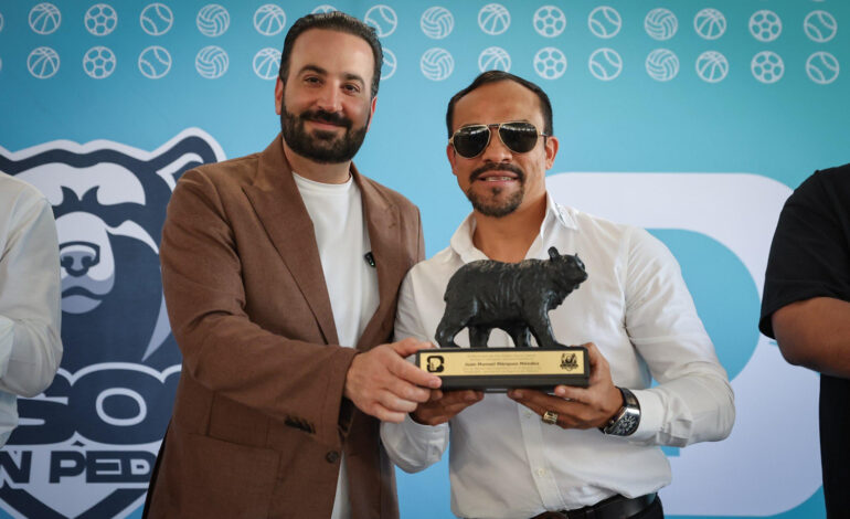 Comparte Juan Manuel “Dinamita” Márquez su experiencia con jóvenes boxeadores de San Pedro