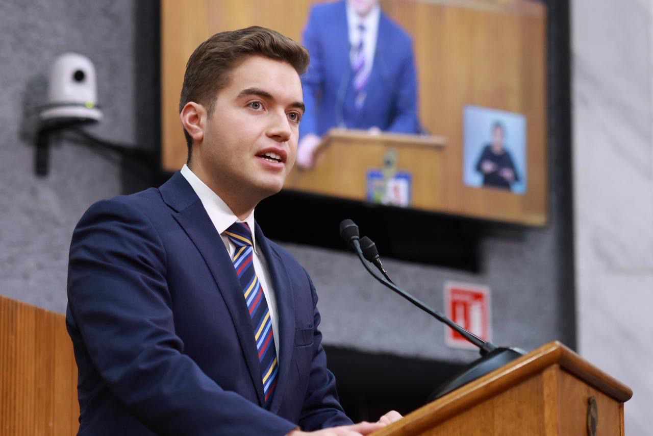 Propone Jesús Elizondo brindar acompañamiento a madres adolescentes