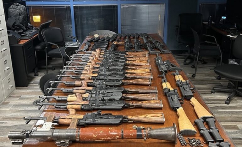 Intenta mujer de EU introducir a México armamento vía Nogales