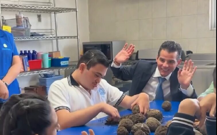 Lanzan Mike Flores y Arturo Islas Allende ‘Esferas de Vida’ para reforestar bosques de Nuevo León