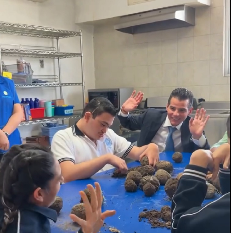 Lanzan Mike Flores y Arturo Islas Allende ‘Esferas de Vida’ para reforestar bosques de Nuevo León