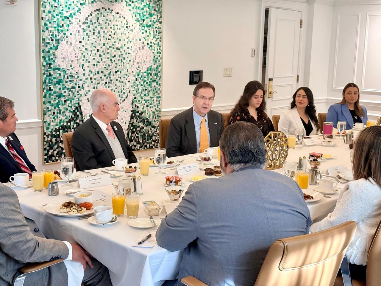 Sheinbaum sigue moviendo el tablero: Esteban Moctezuma deja de ser embajador ante EU